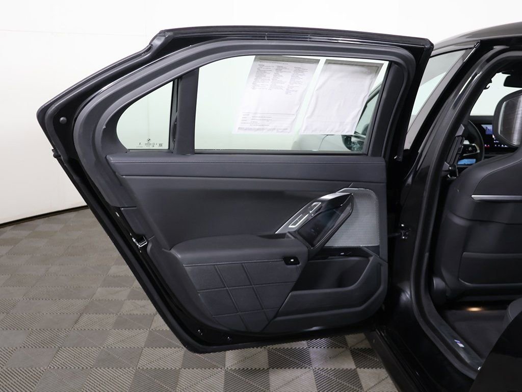 Used 2025 BMW 740i xDrive image 25