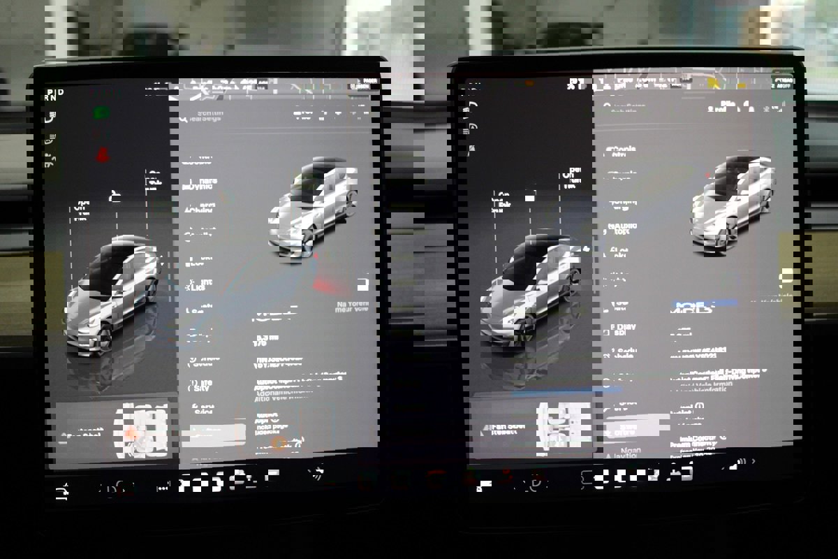 Used 2023 Tesla Model 3 Standard Range image 30