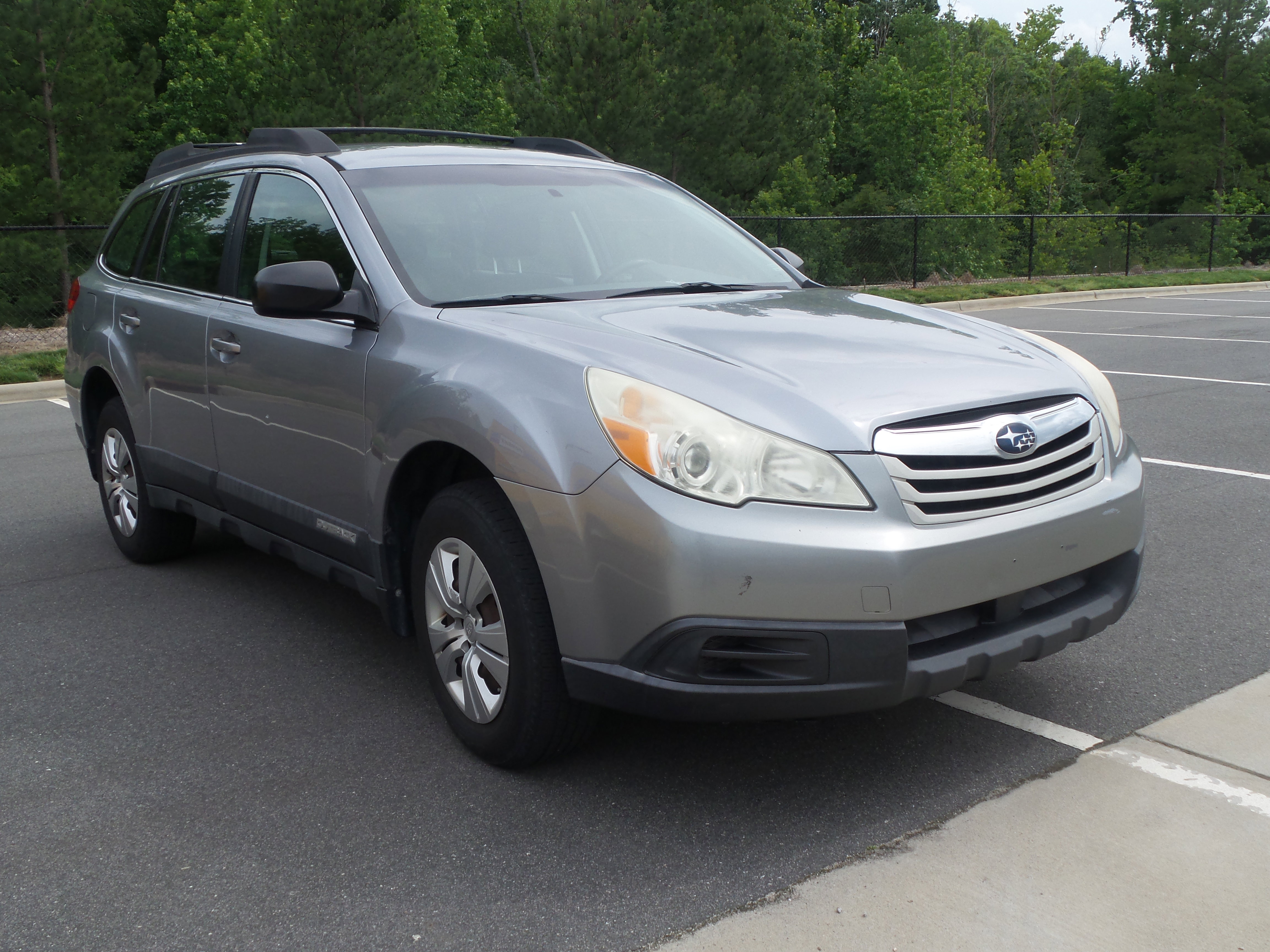 Used 2010 Subaru Outback 2.5i image 10