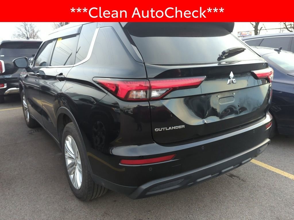 Used 2024 Mitsubishi Outlander ES image 4