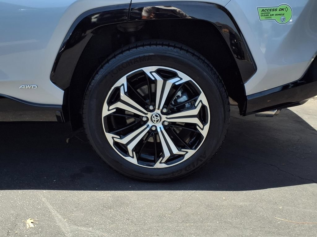 Certified 2022 Toyota RAV4 XSE w/ Weather Package AWD/4WD image 4