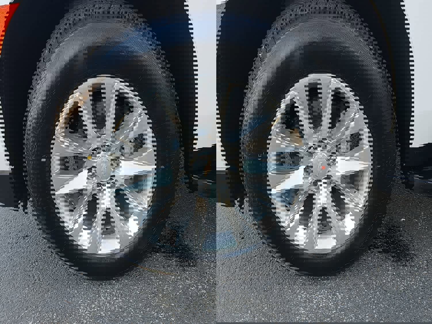 Used 2023 Chevrolet Suburban Premier image 12