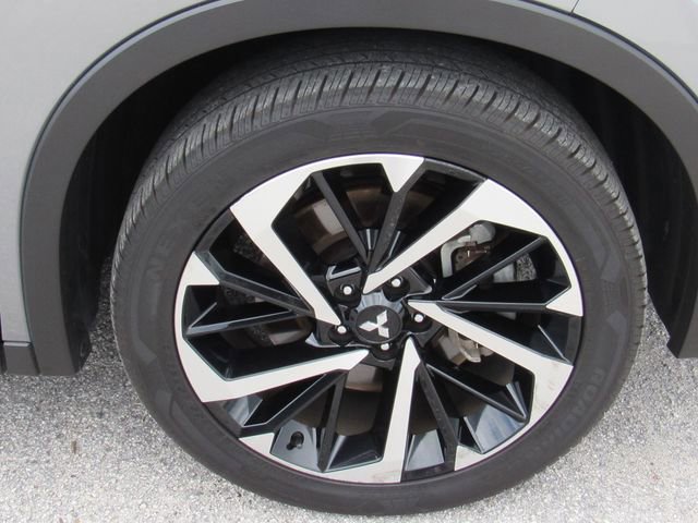 Used 2023 Mitsubishi Outlander SE image 12