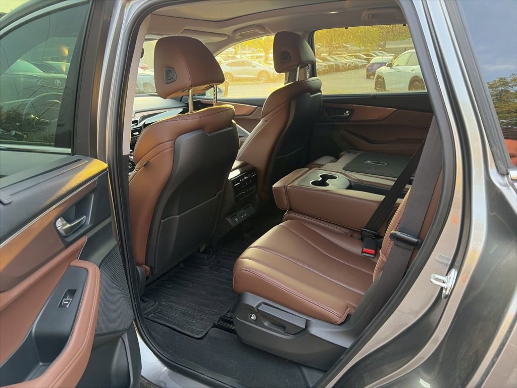 Used 2024 Acura MDX SH-AWD w/ Technology Package image 9