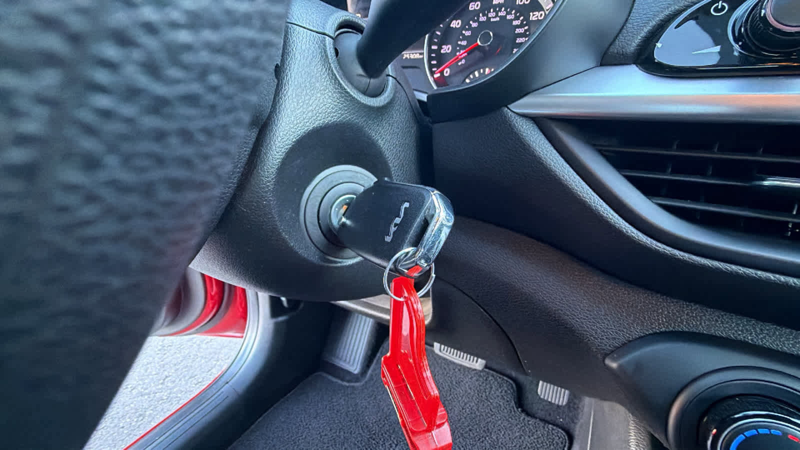 Used 2023 Kia Forte LXS image 17