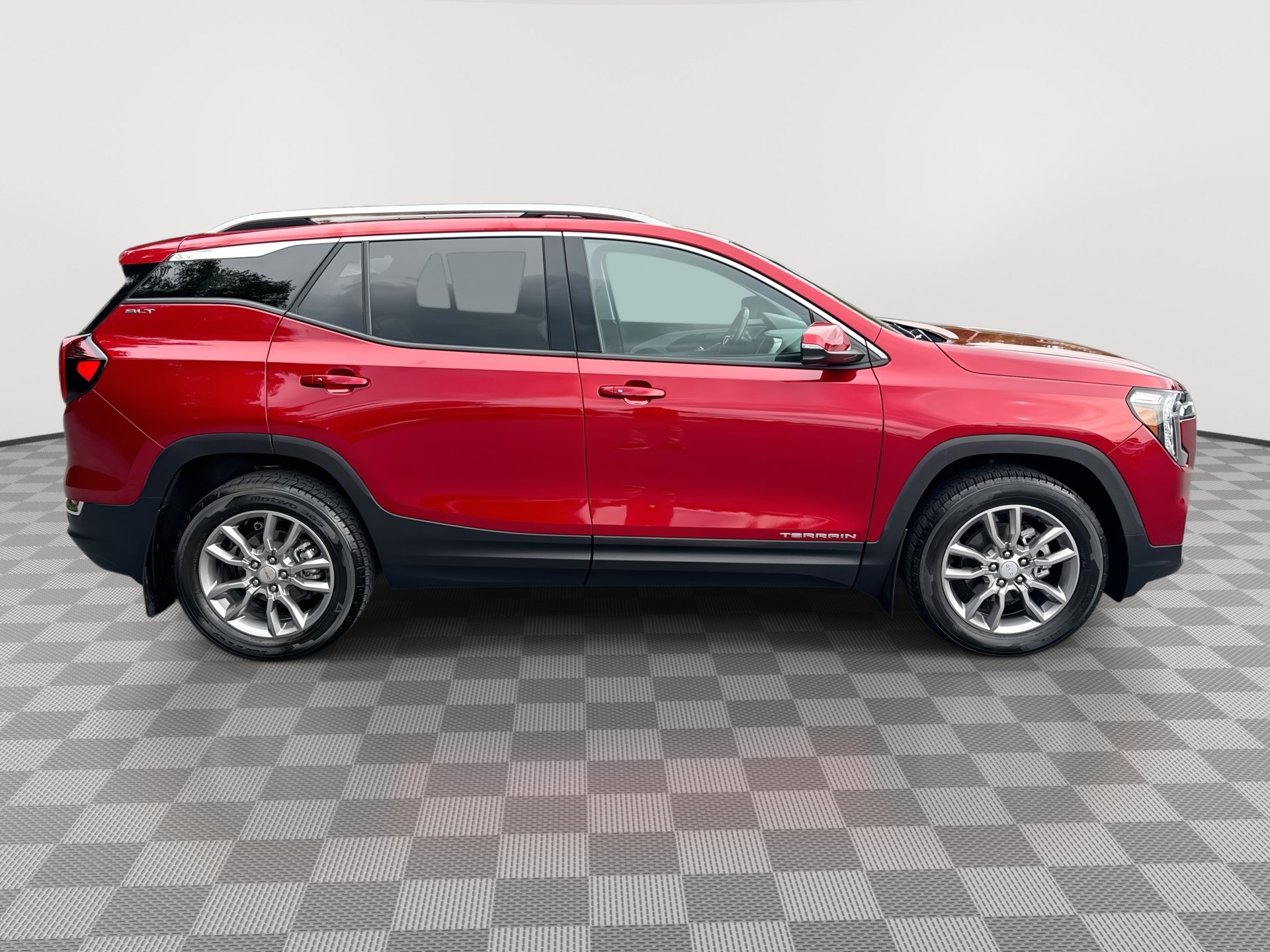 Used 2022 GMC Terrain SLT AWD/4WD image 9