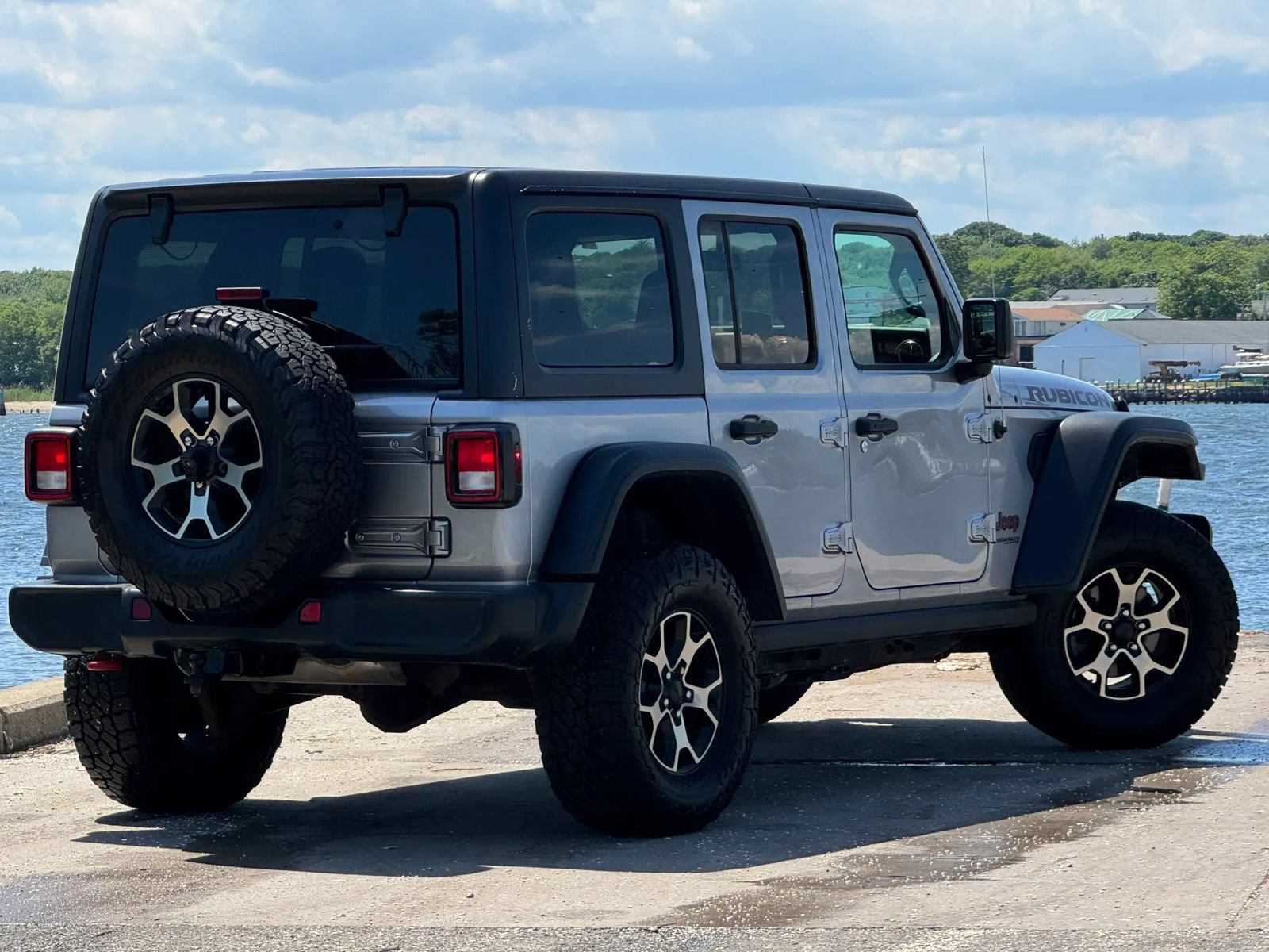 Used 2019 Jeep Wrangler Unlimited Rubicon w/ Cold Weather Group AWD/4WD image 7