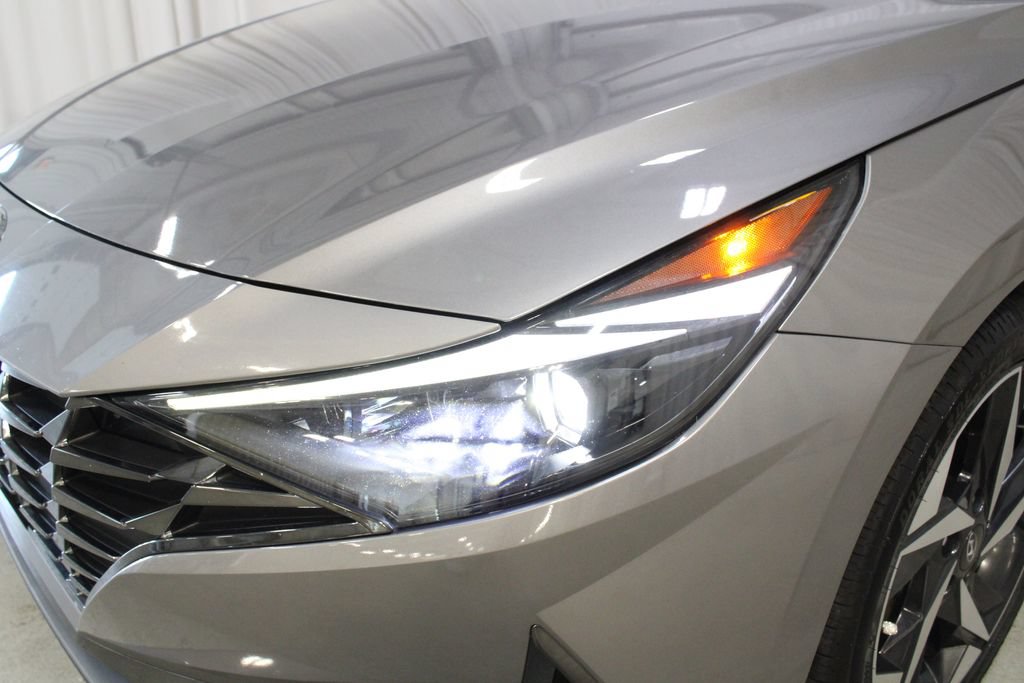 Used 2023 Hyundai Elantra Limited FWD image 33