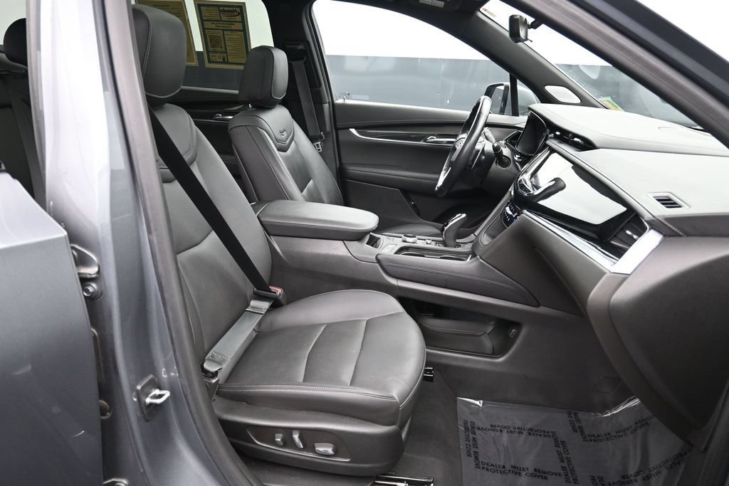 Used 2022 Cadillac XT6 Sport w/ Technology Package AWD/4WD image 18
