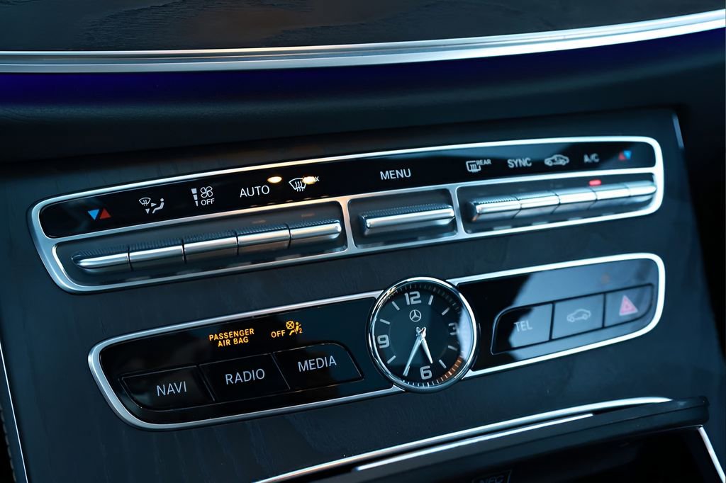 Used 2020 Mercedes-Benz E 450 Coupe w/ AMG Line image 17