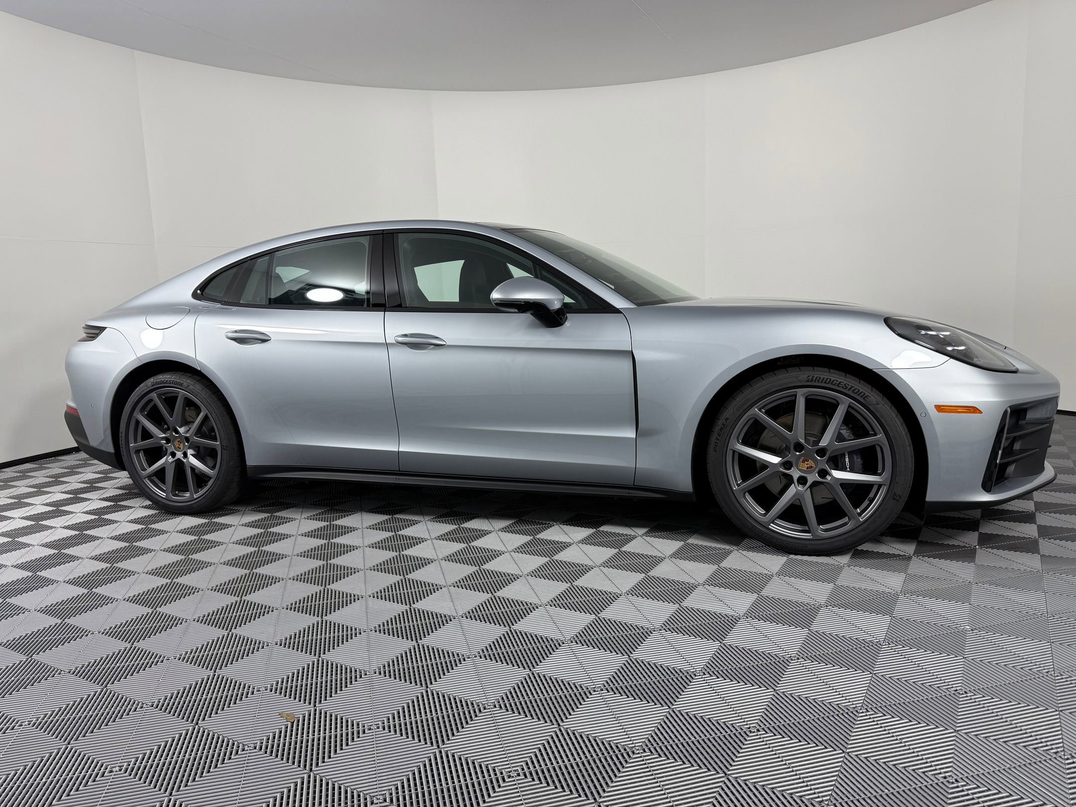 New 2026 Porsche Panamera 4 AWD/4WD image 8