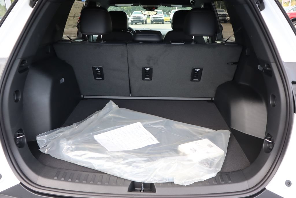 New 2027 Chevrolet Equinox LT w/ Convenience Package II FWD image 23