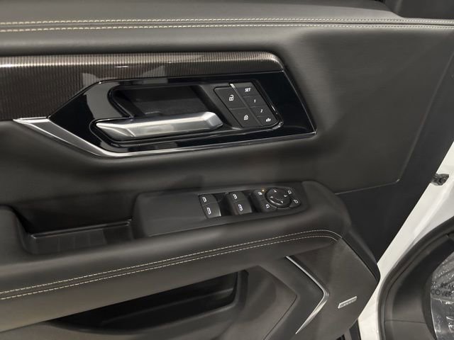 Used 2025 GMC Yukon Elevation w/ Technology Package image 16