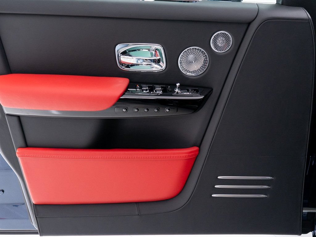 Certified 2026 Rolls-Royce Phantom Sedan w/ Leather Finishing Pack RWD image 12