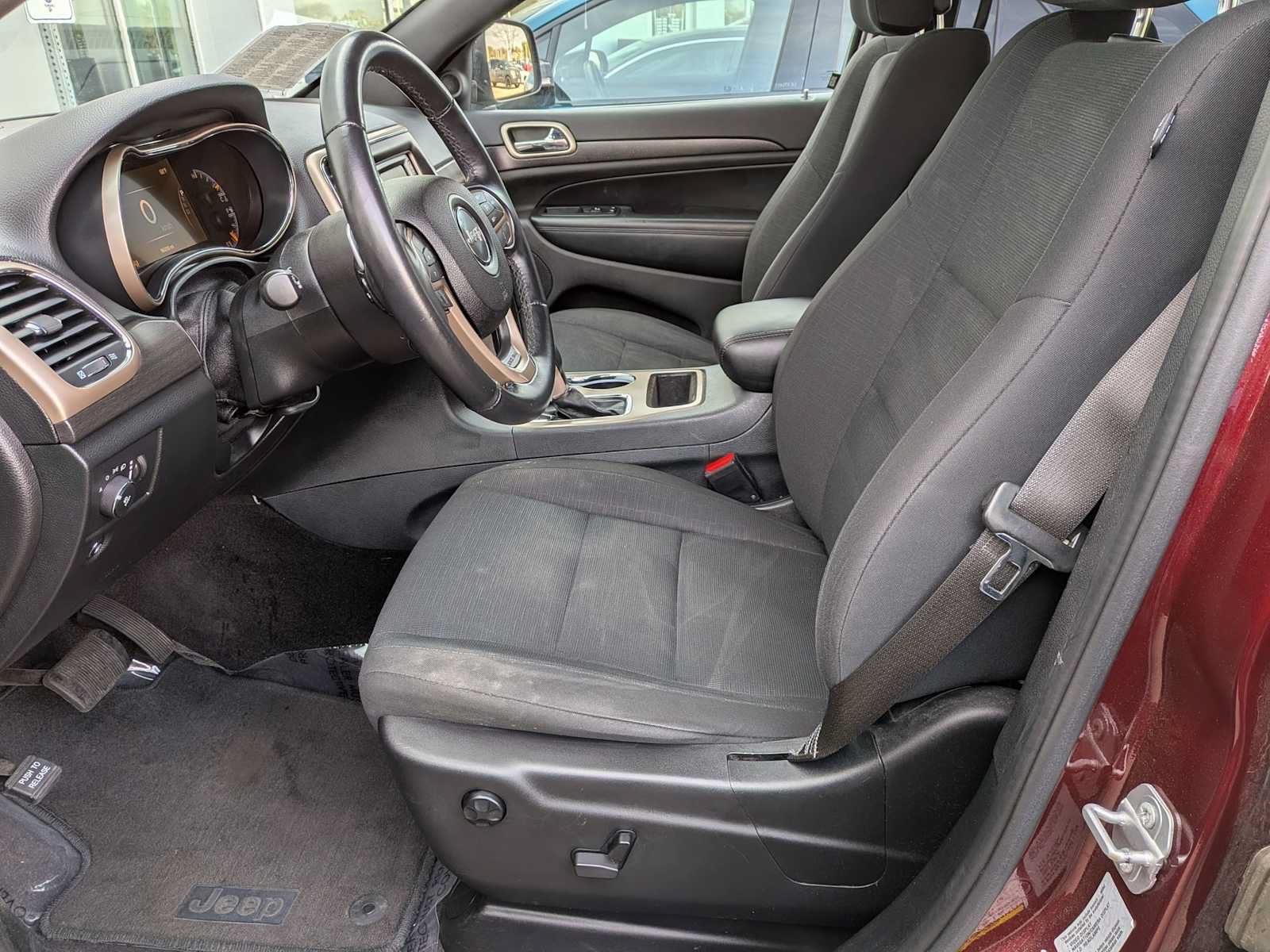 Used 2016 Jeep Grand Cherokee Laredo w/ Quick Order Package 23E AWD/4WD image 14