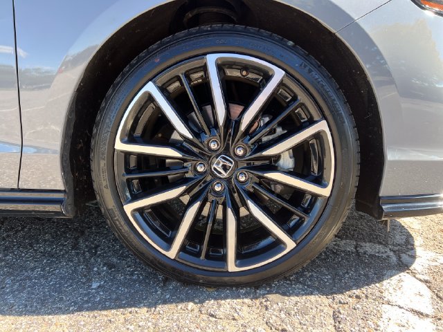 Used 2025 Honda Accord Touring image 13