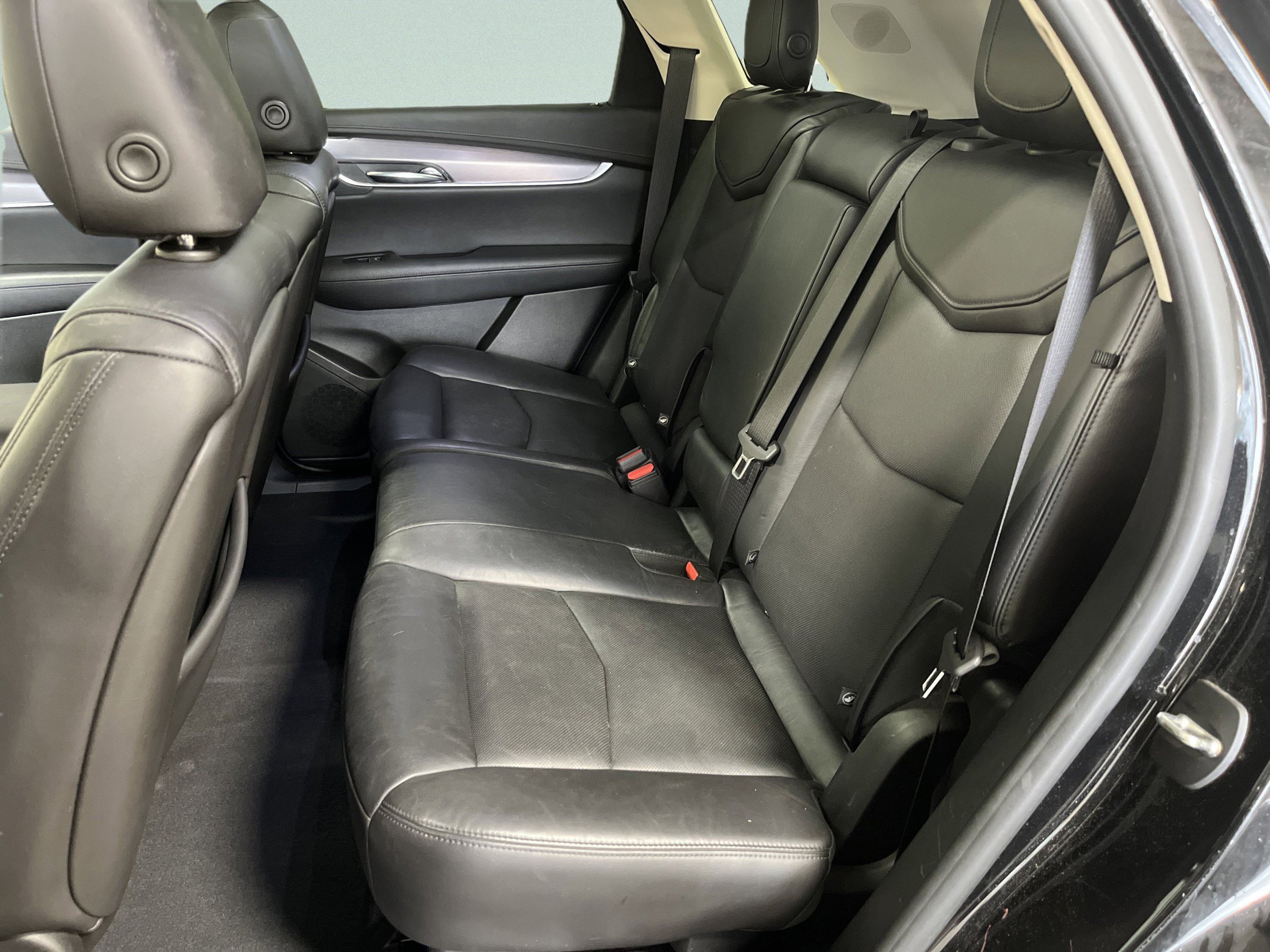 Used 2019 Cadillac XT5 Luxury w/ LPO, Radiant Package AWD/4WD image 31