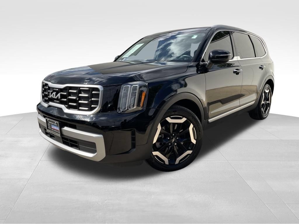 Used 2023 Kia Telluride S w/ S Sunroof Package