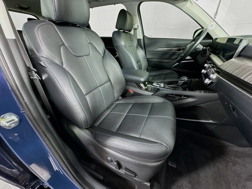 Used 2025 Kia Telluride EX w/ EX Captain's Chair Package FWD image 37