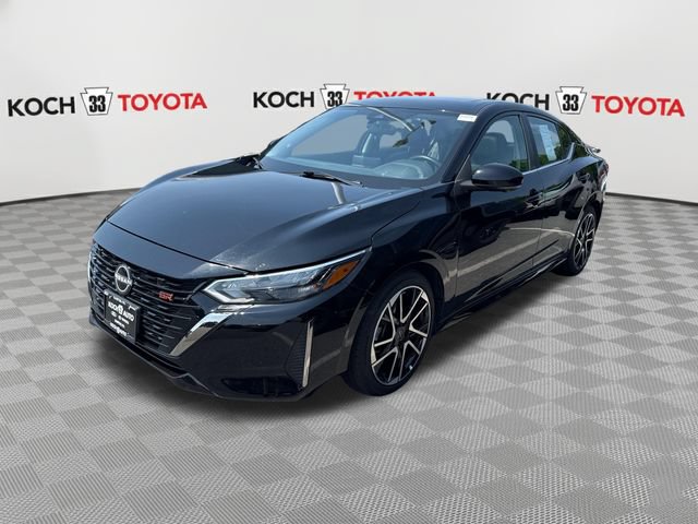 Used 2025 Nissan Sentra SR w/ SR Premium Package FWD image 3
