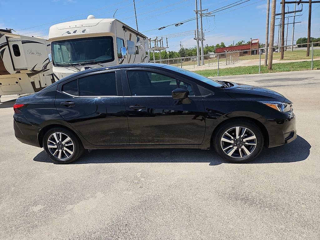 Used 2023 Nissan Versa SV FWD image 9