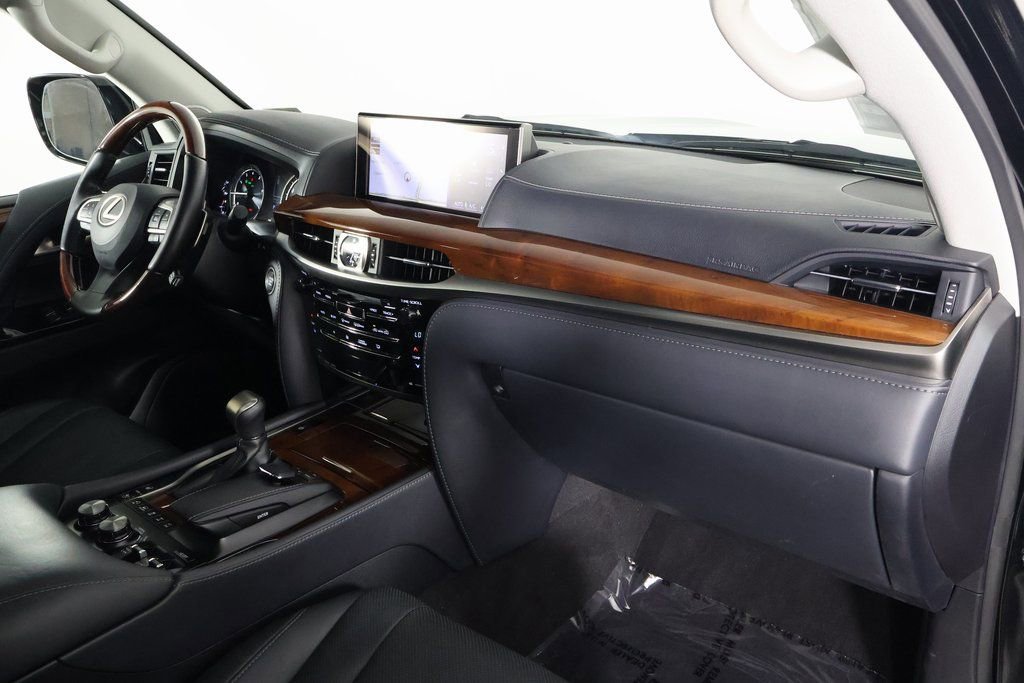 Used 2021 Lexus LX 570 4WD w/ Luxury Package image 9
