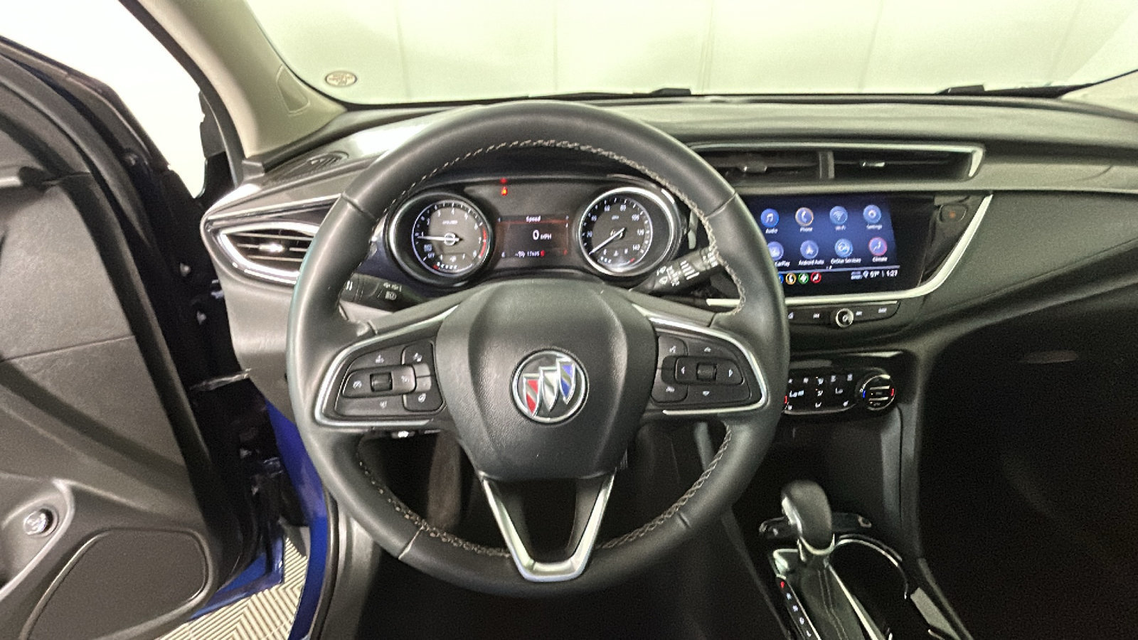 Used 2023 Buick Encore GX Essence w/ Experience Buick Package FWD image 18