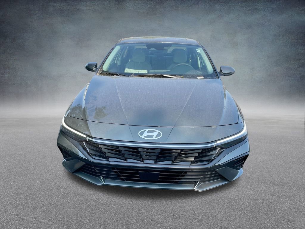 New 2025 Hyundai Elantra Limited image 34