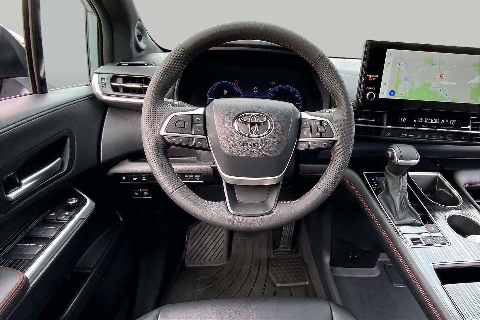 Used 2025 Toyota Sienna XSE w/ XSE Plus Package AWD/4WD image 6