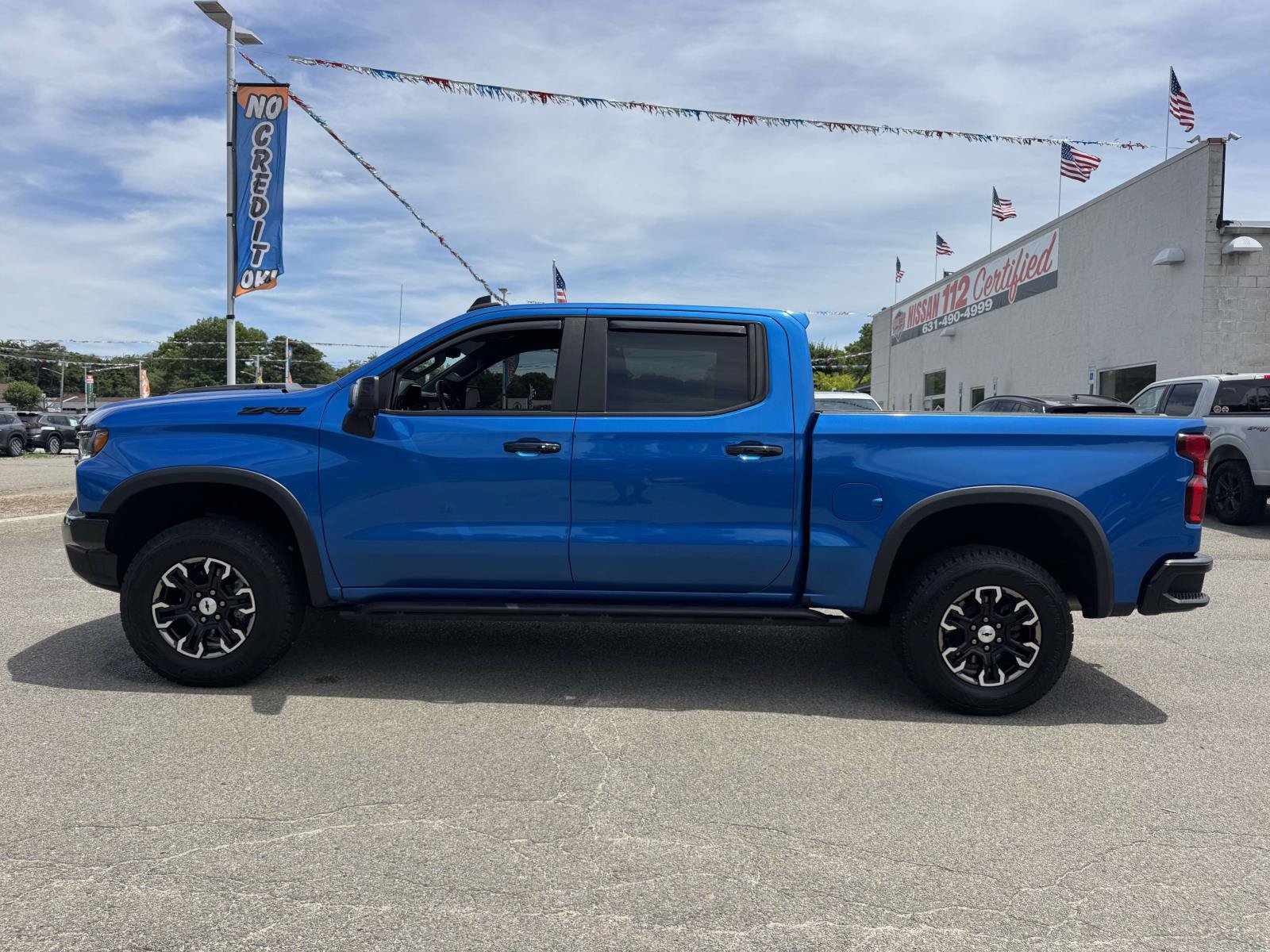 Used 2023 Chevrolet Silverado 1500 ZR2 w/ Technology Package AWD/4WD image 11
