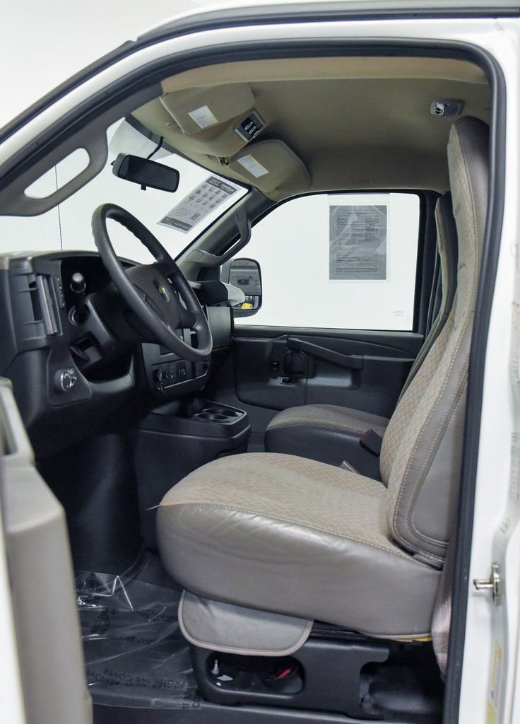 Used 2023 Chevrolet Express 3500 LS image 2