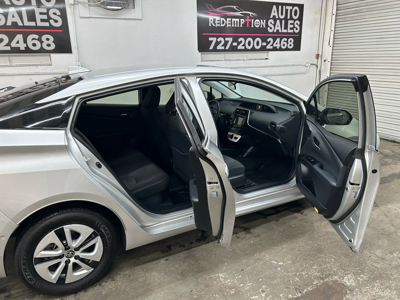 Used 2018 Toyota Prius Two w/ Prius Two Safety Plus Package FWD image 14