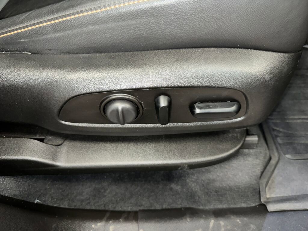 Certified 2021 Chevrolet Traverse LT w/ LT Premium Package image 36