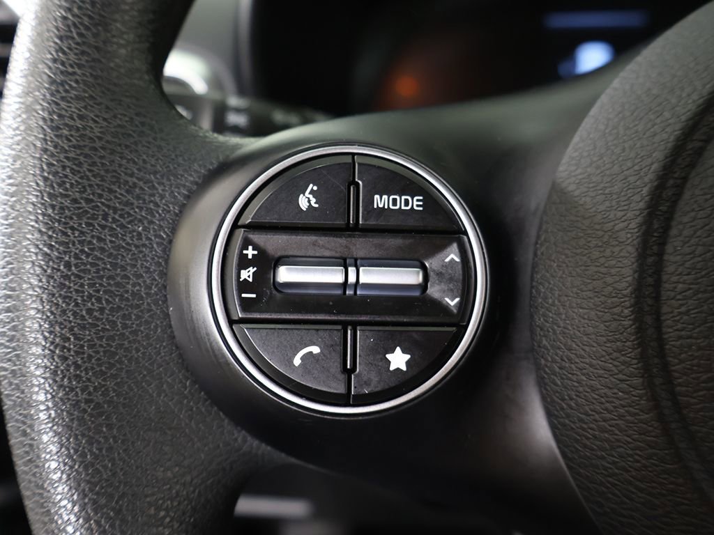Used 2025 Kia Soul LX w/ LX Technology Package FWD image 38