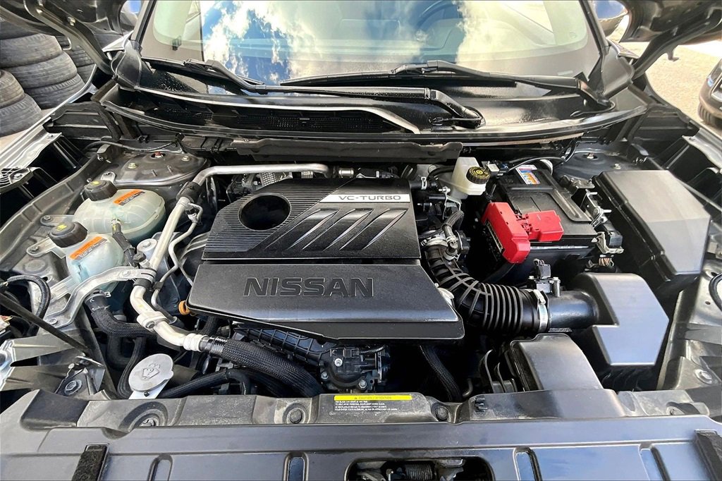 Used 2023 Nissan Rogue SV image 30
