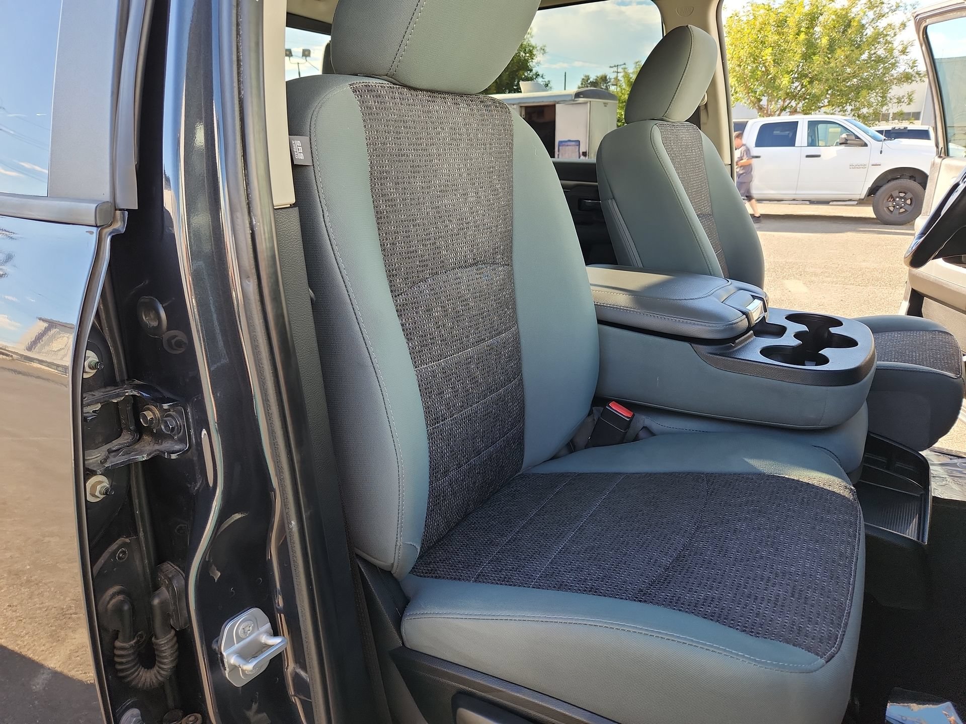 Used 2018 RAM 3500 Big Horn RWD image 24