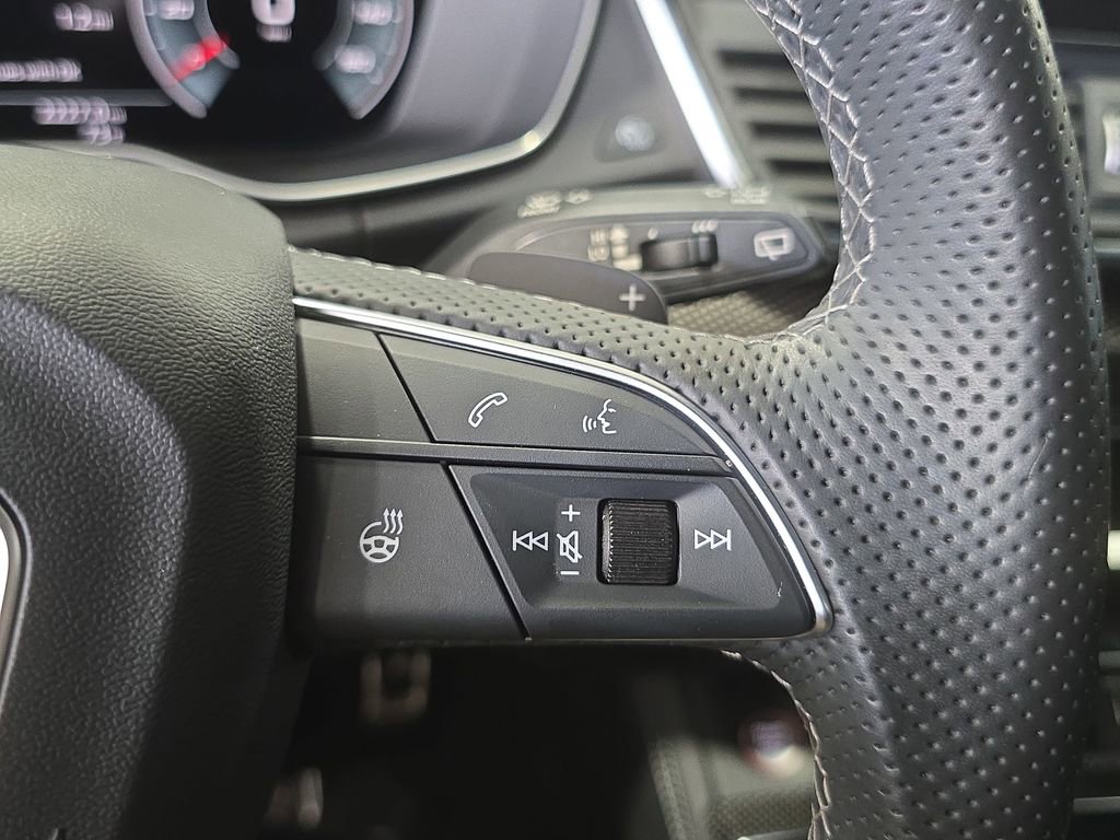 Used 2023 Audi SQ5 Prestige w/ Prestige Package image 18