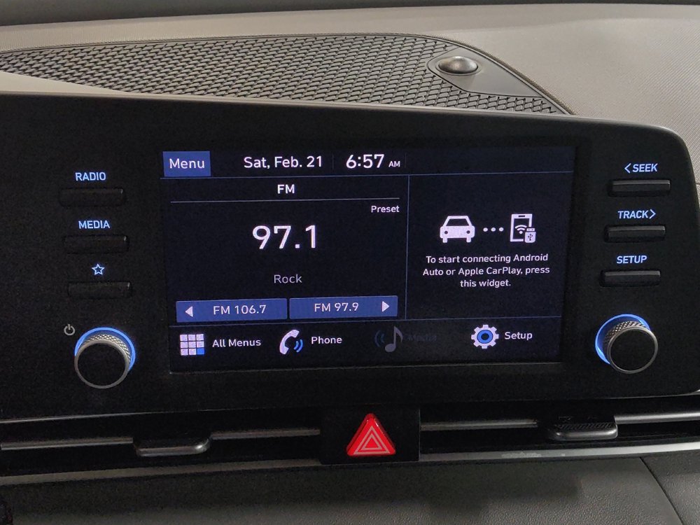 Used 2021 Hyundai Elantra SE image 25