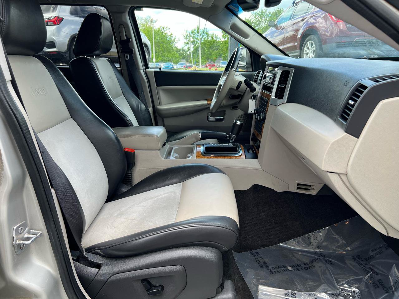 Used 2010 Jeep Grand Cherokee Limited AWD/4WD image 16