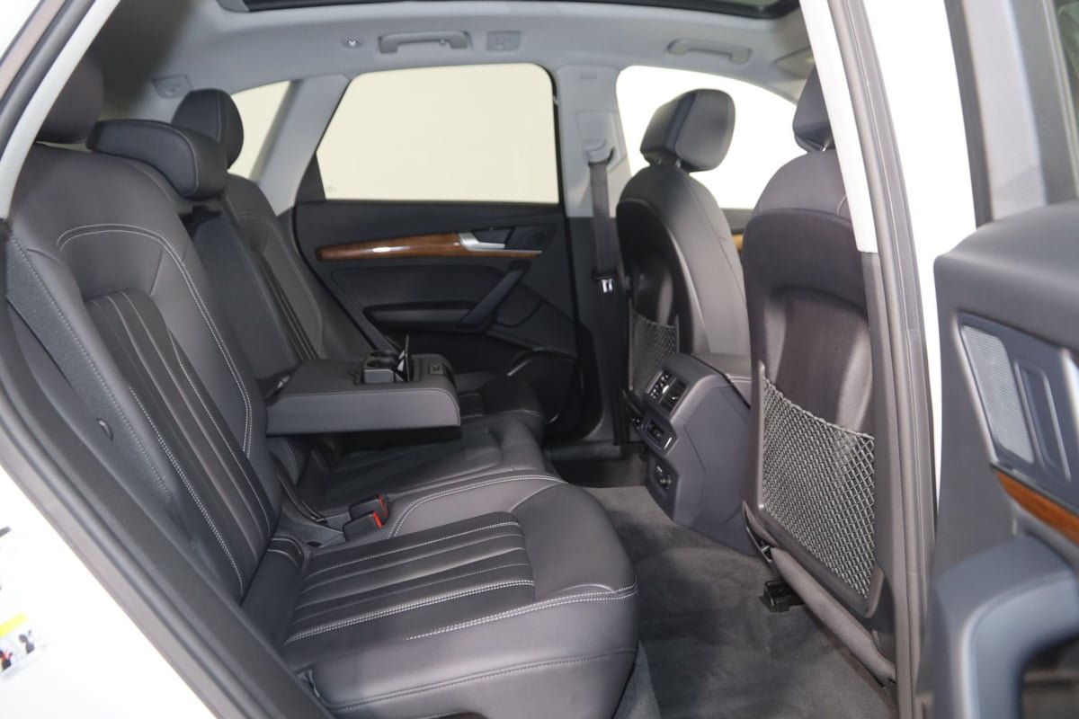 Used 2023 Audi Q5 2.0T Premium w/ Convenience Package AWD/4WD image 14