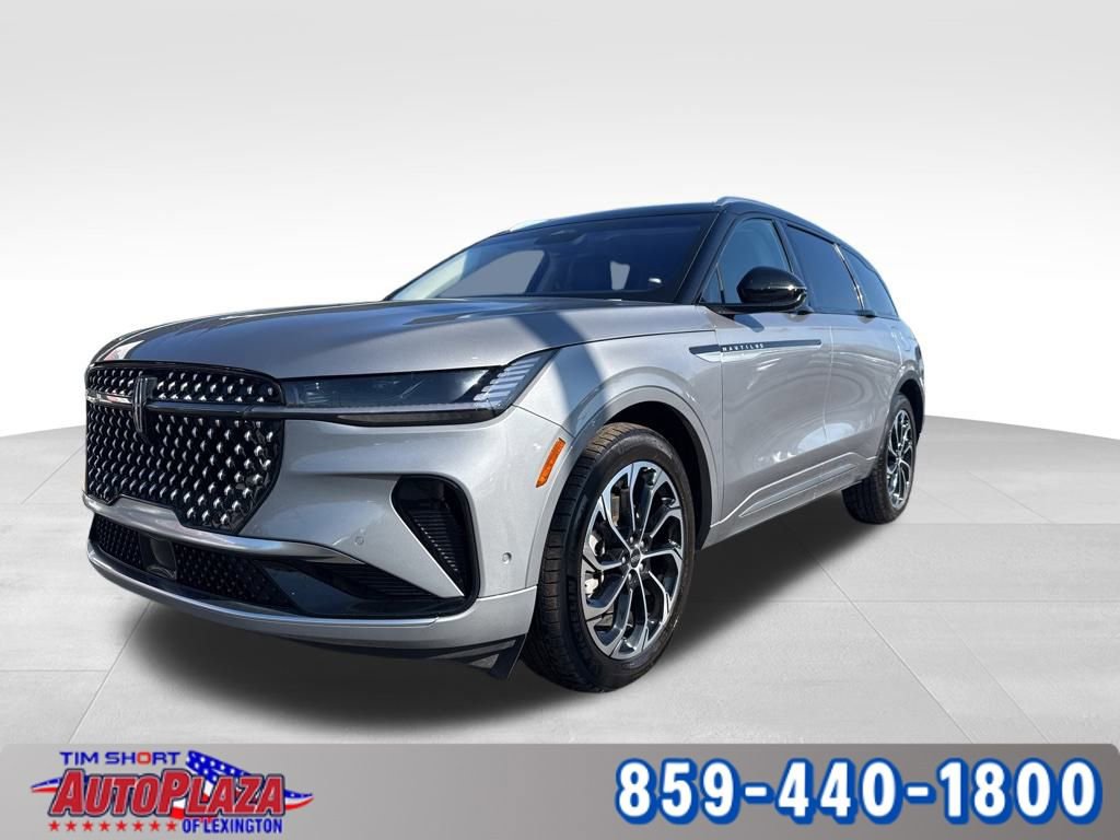 Used 2024 Lincoln Nautilus Reserve image 1