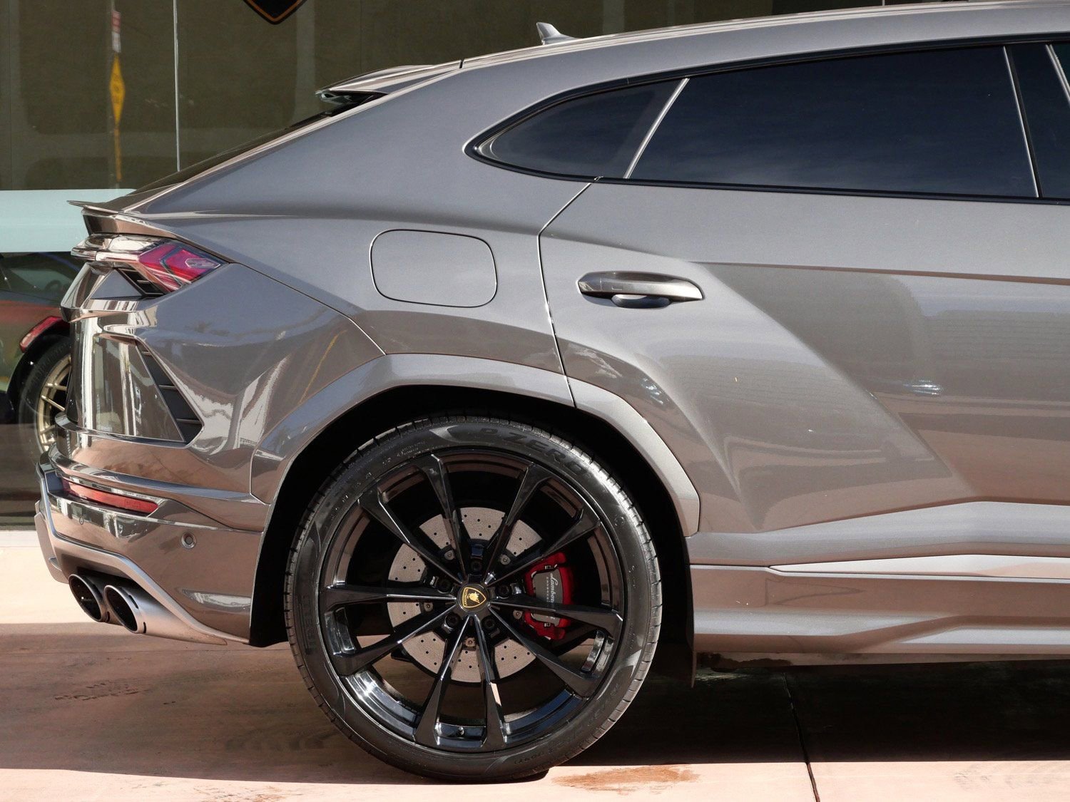 Used 2021 Lamborghini Urus image 12