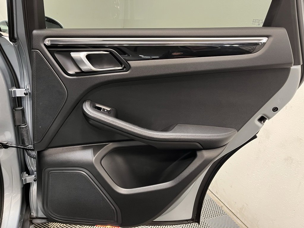 Used 2023 Porsche Macan image 18