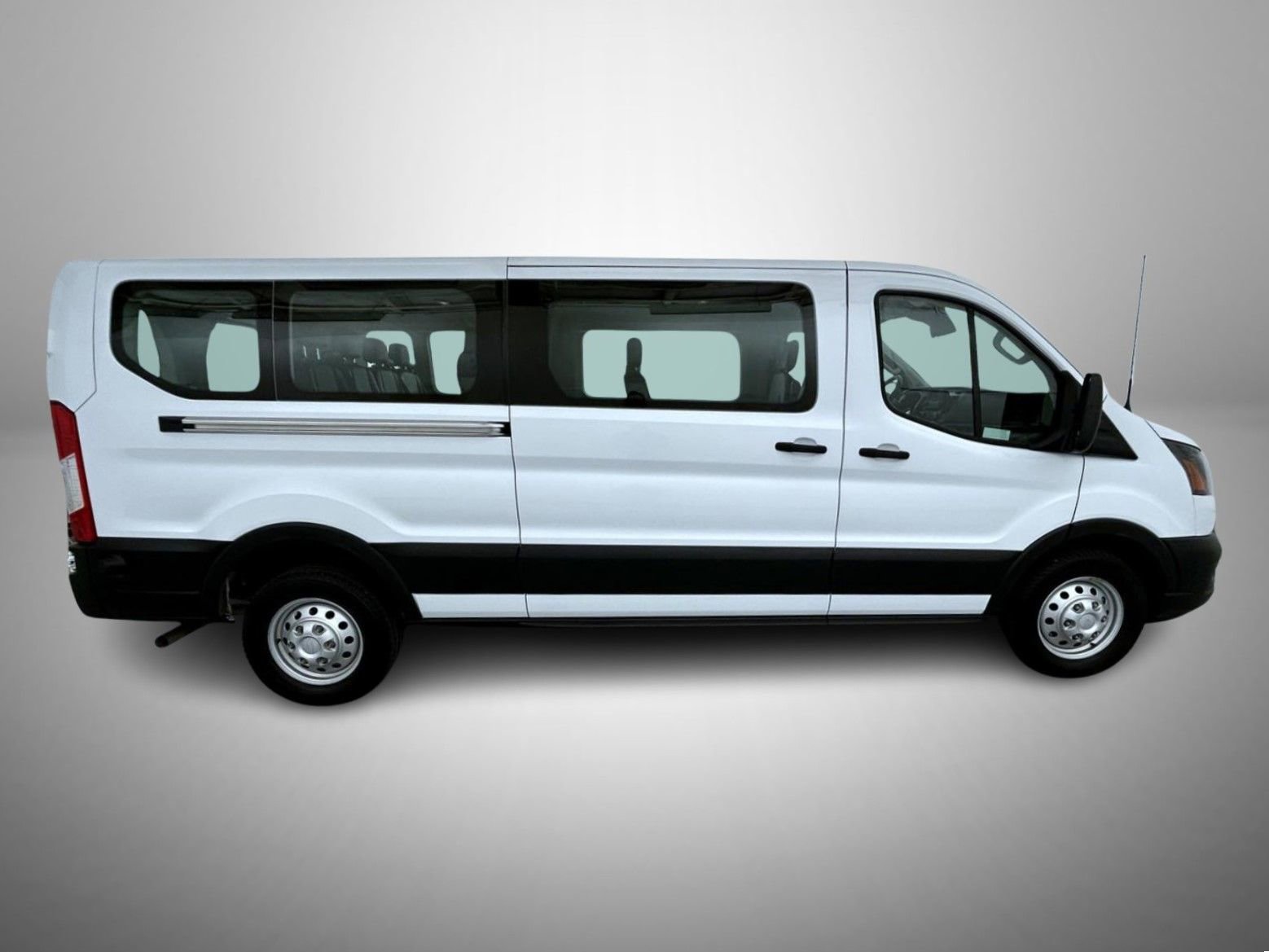 Used 2024 Ford Transit 350 XL image 4