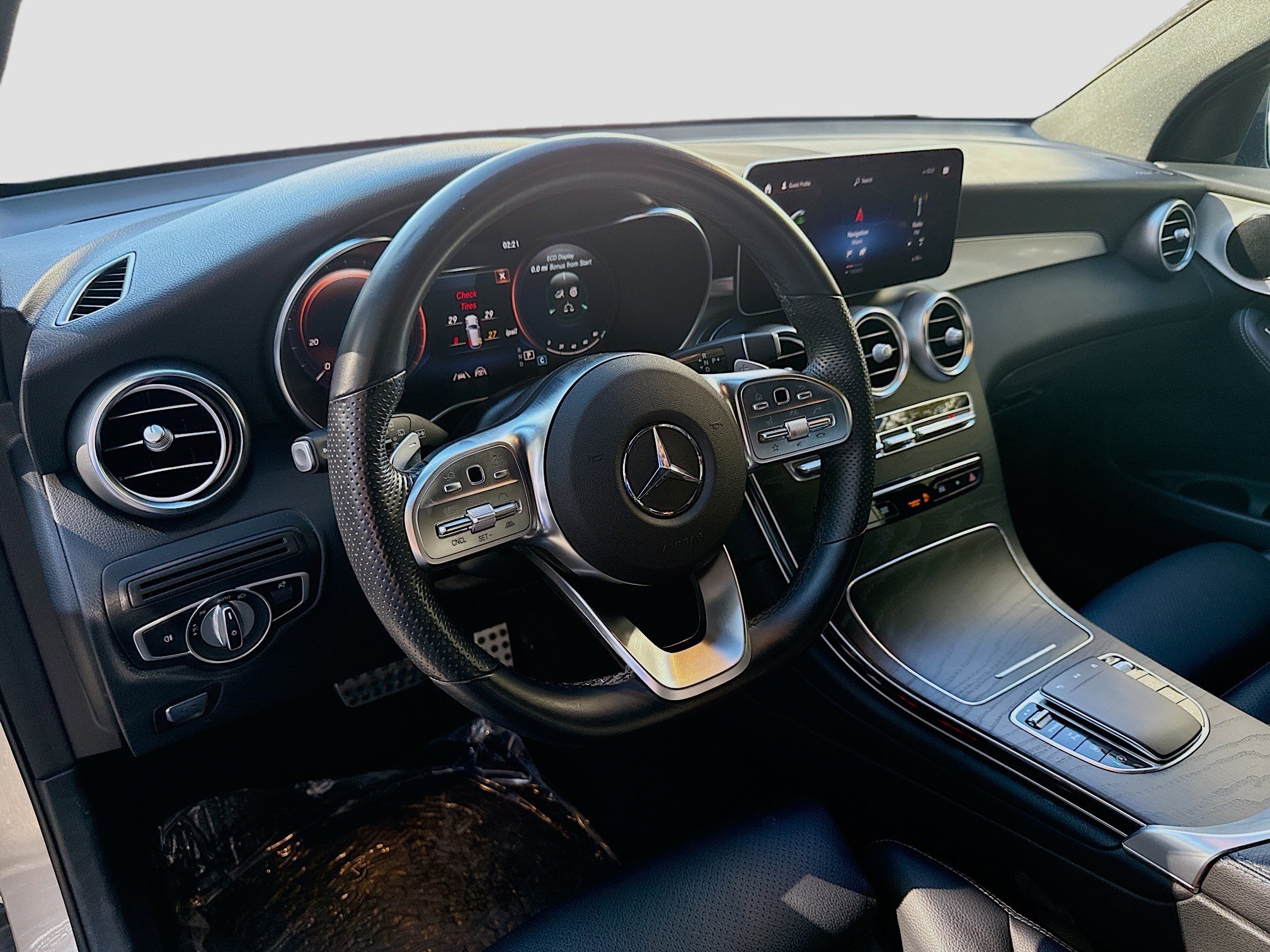 Used 2022 Mercedes-Benz GLC 300 w/ AMG Line image 7