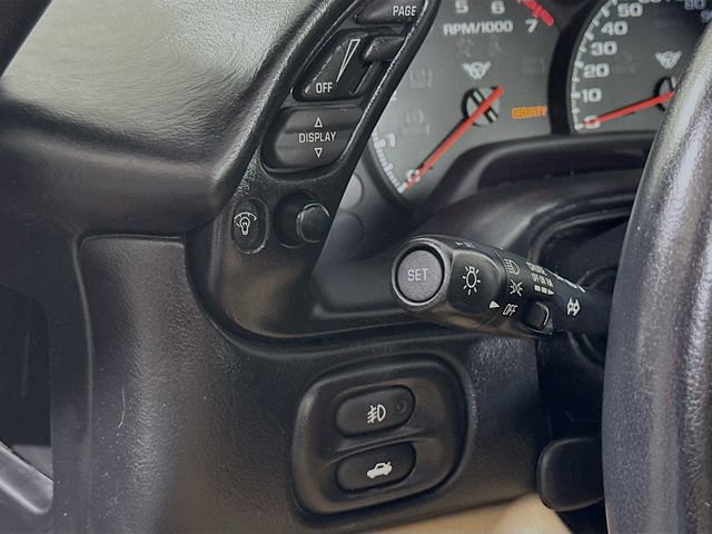 Used 2004 Chevrolet Corvette Convertible w/ Preferred Equipment Group image 11