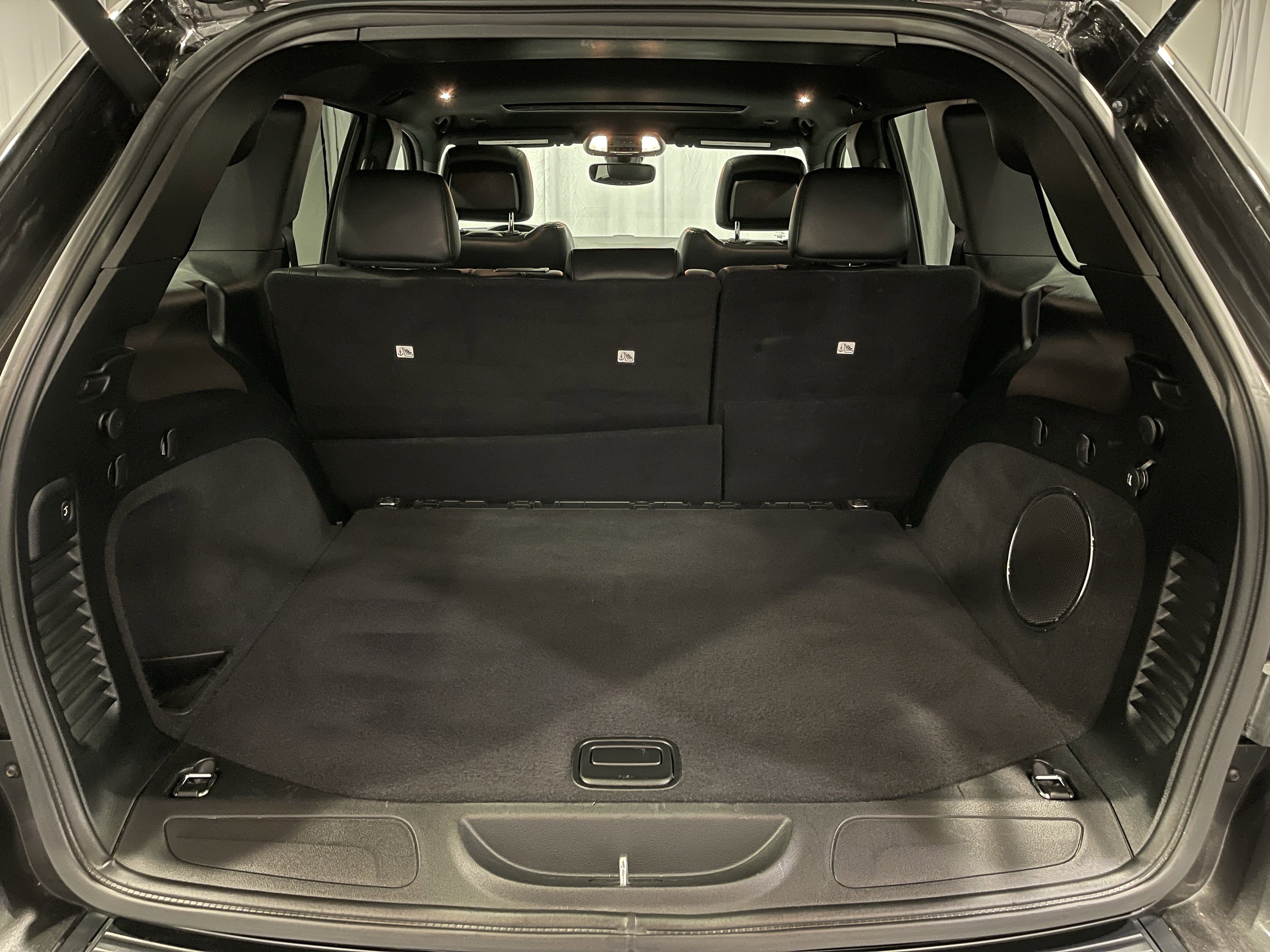 Used 2019 Jeep Grand Cherokee Altitude image 28