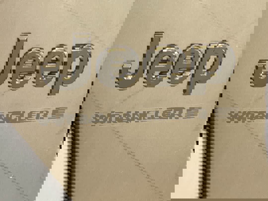 Used 2025 Jeep Wrangler Sport image 10