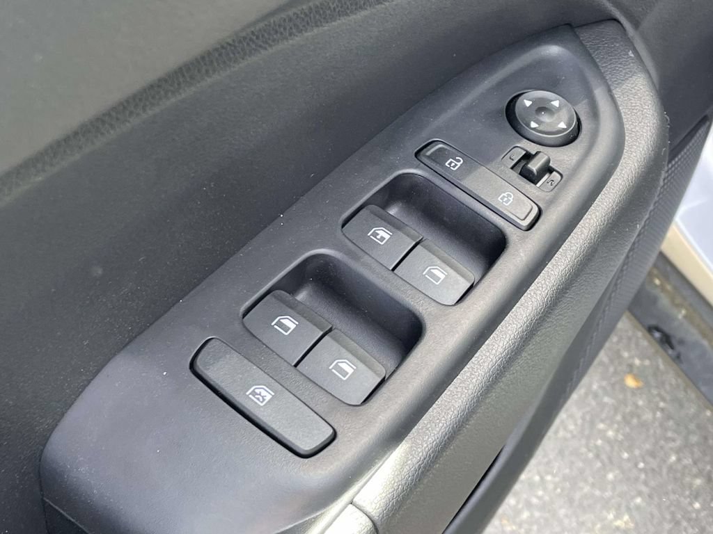 New 2026 Hyundai Venue SE FWD image 14