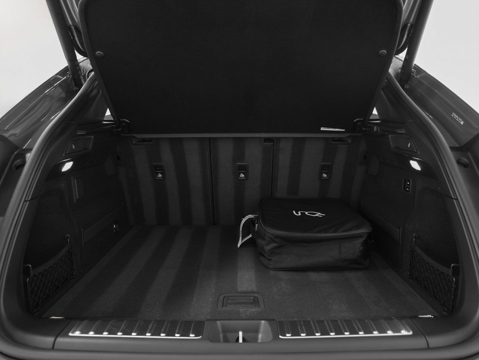 New 2025 Porsche Macan 4S Electric image 20